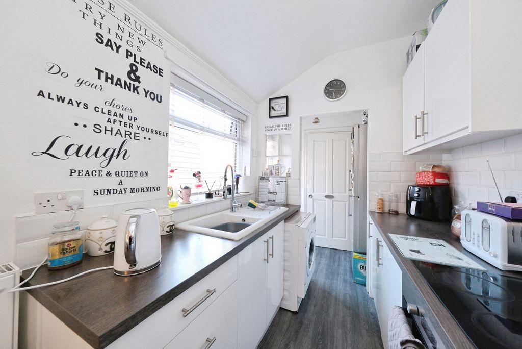 Property photo 3 of 13 Pbox-Img.Jpg