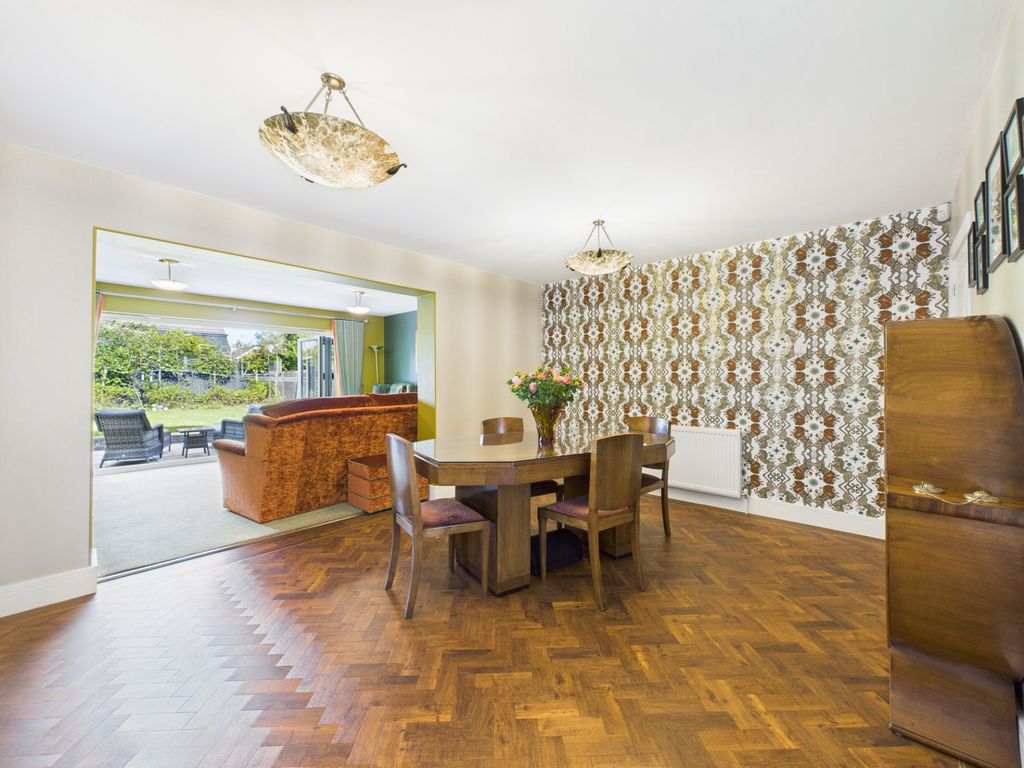 Property photo 3 of 19 Diner