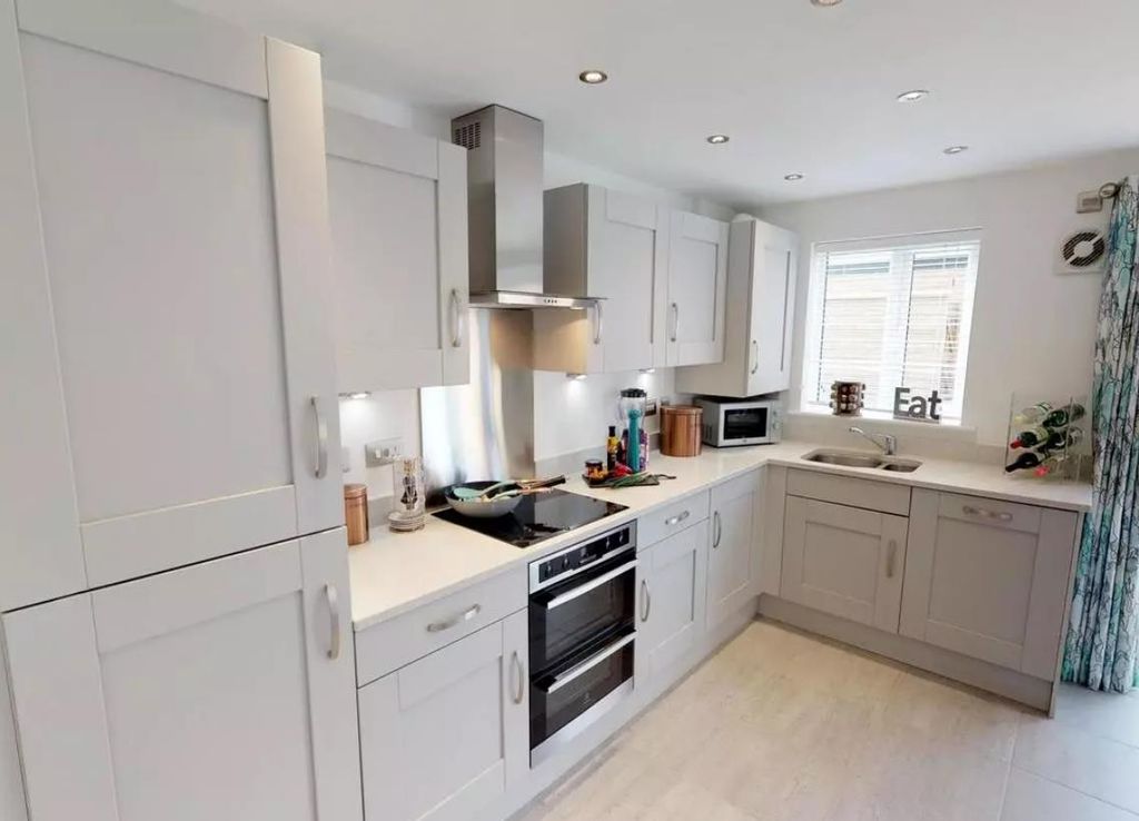 Property photo 3 of 8 Braunton Kitchen.Png