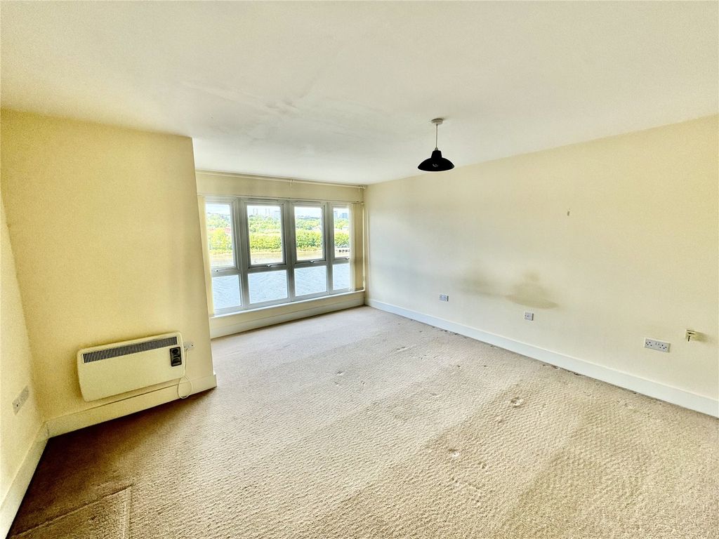 Property photo 2 of 11 Picture No. 04