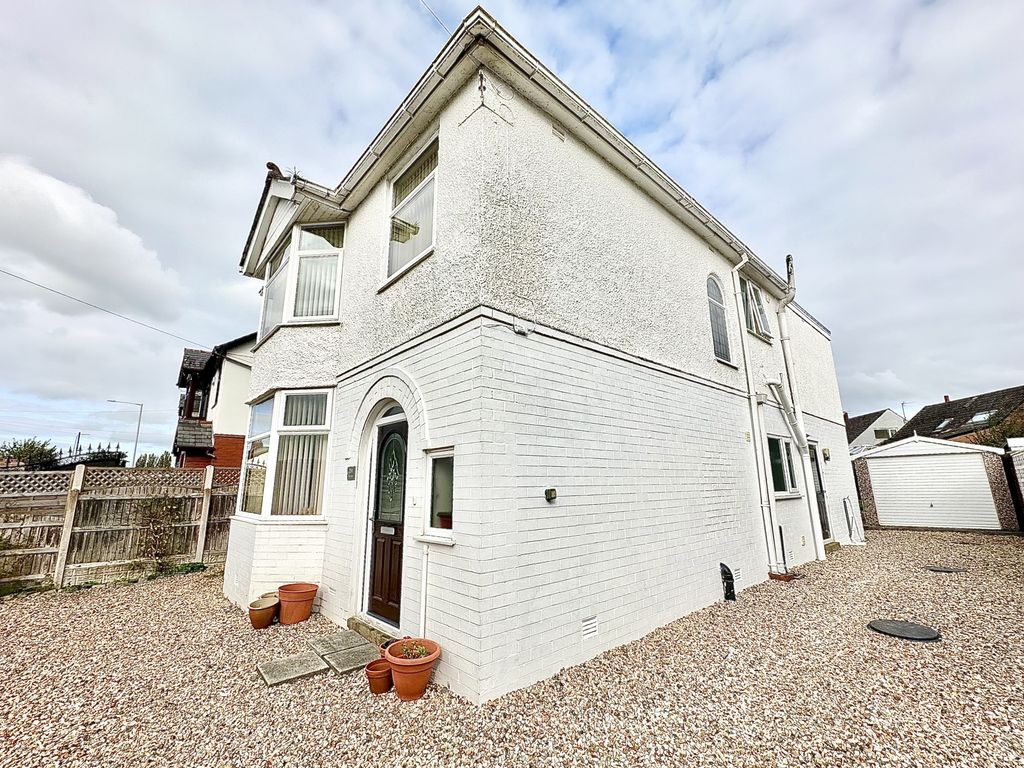 Property photo 2 of 35