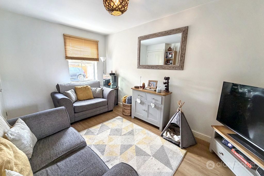 Property photo 2 of 12 4986722