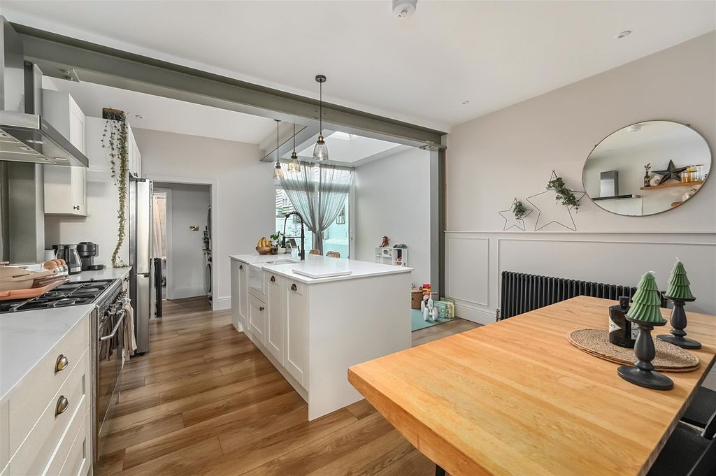 Property photo 1 of 18 37 Clifton Road - Tn35 (4).Jpg