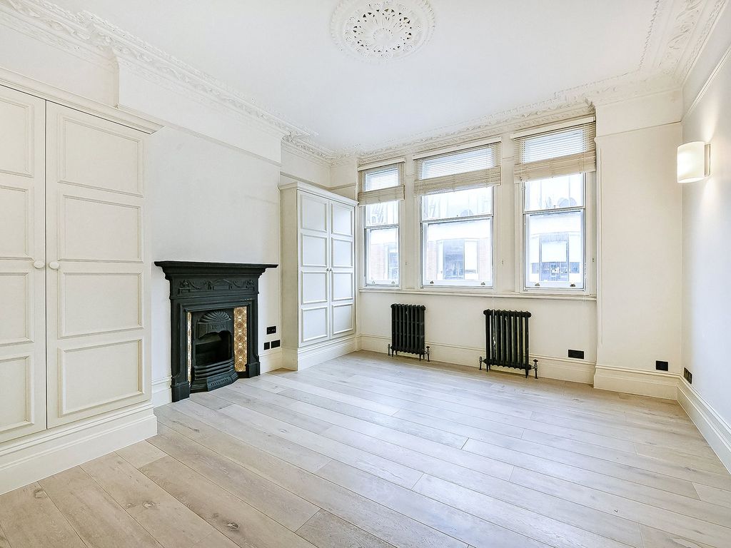 Property photo 3 of 16 Exeter Mansions