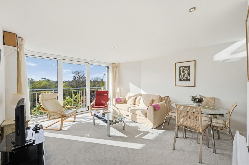 Property photo 2 of 7