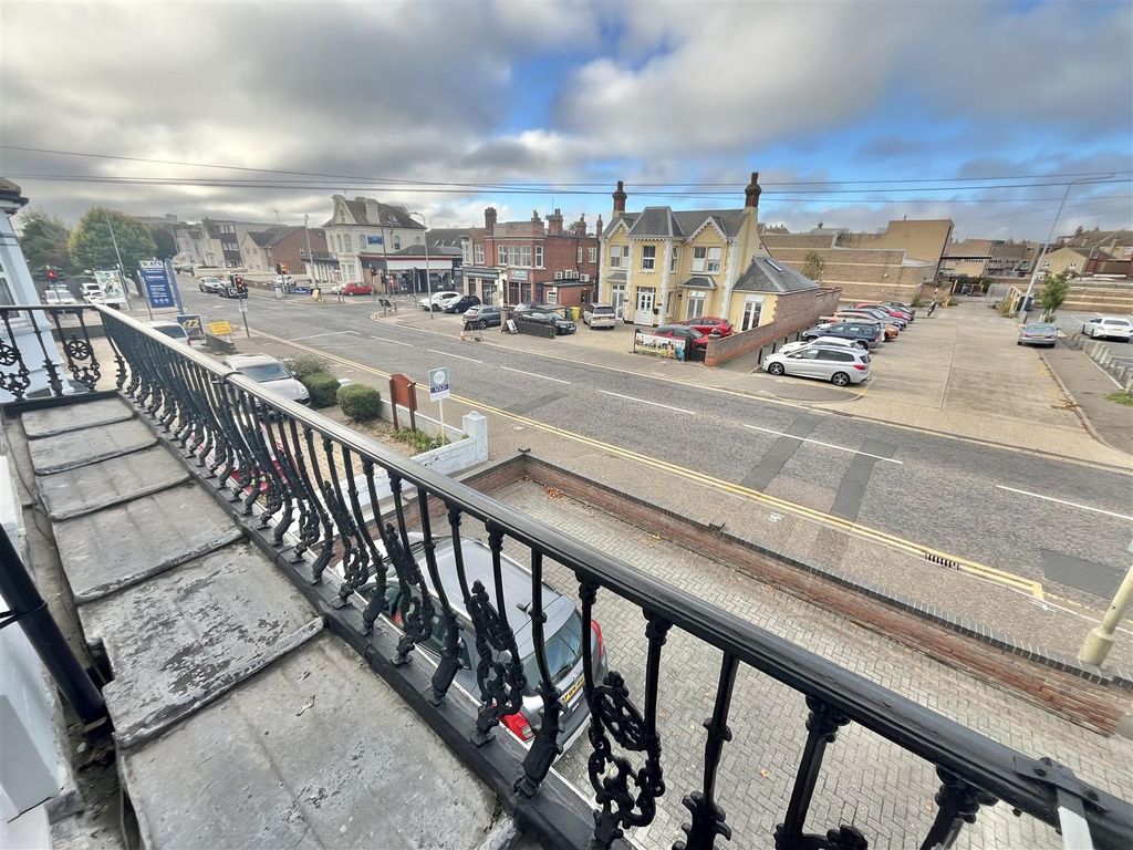 Property photo 3 of 14 Balcony