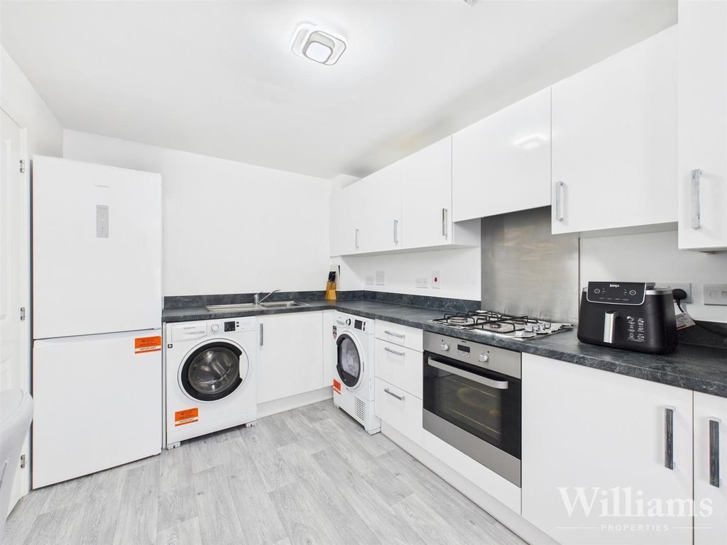 Property photo 3 of 16 Cam02861G0-Pr0521-Still005.Jpg