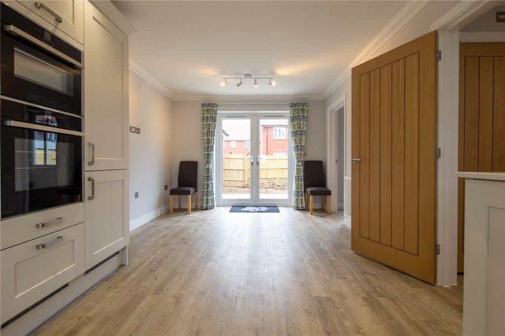 Property photo 3 of 10 Picture No. 05