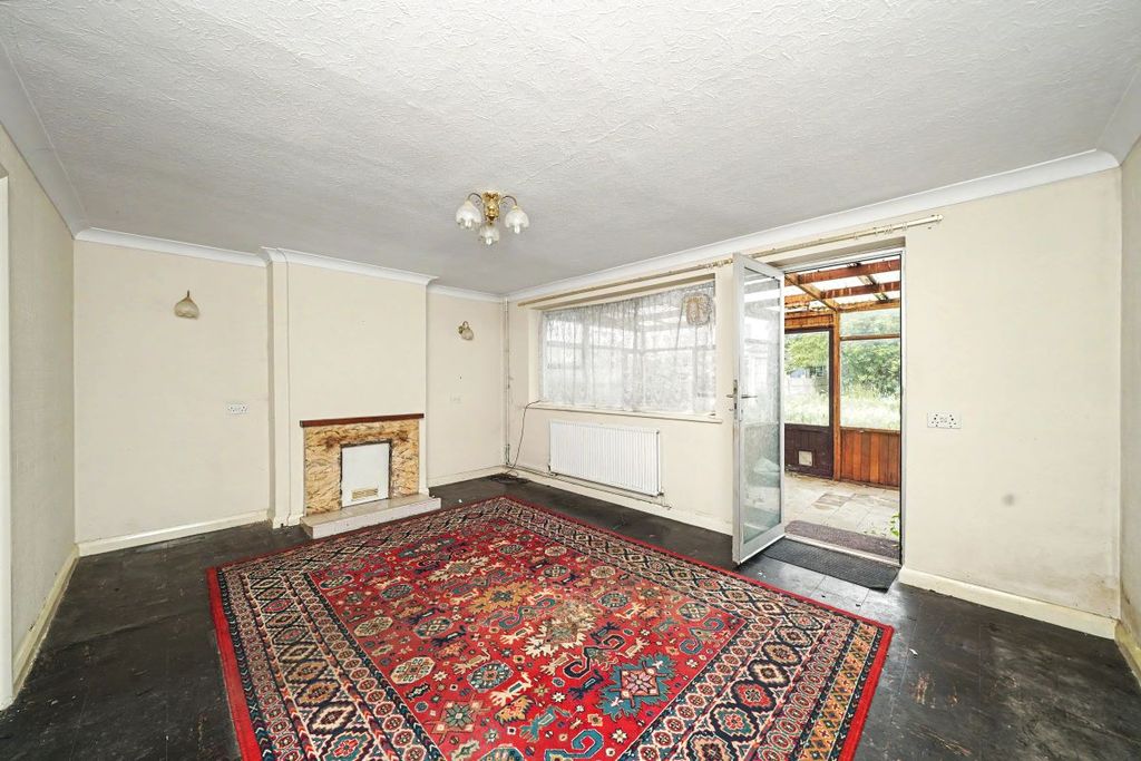 Property photo 2 of 22