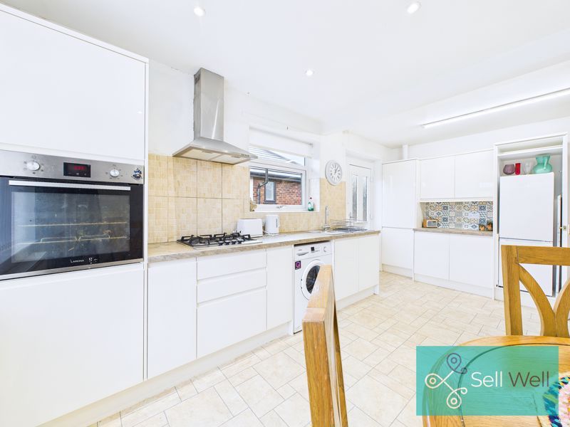 Property photo 3 of 17 Kitchen/Diner