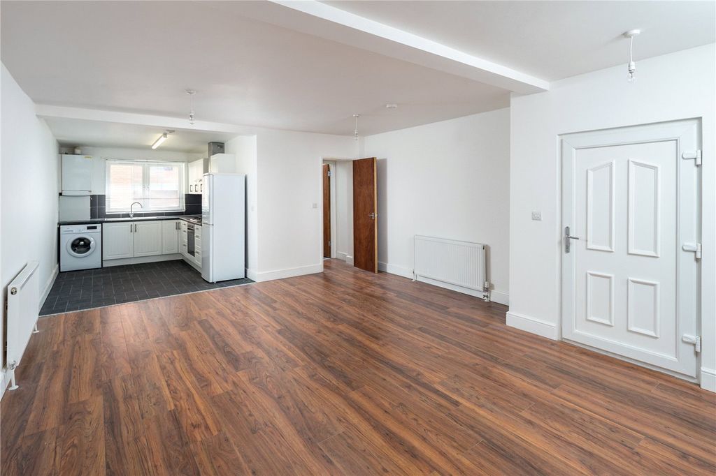 Property photo 2 of 9 Picture No. 07