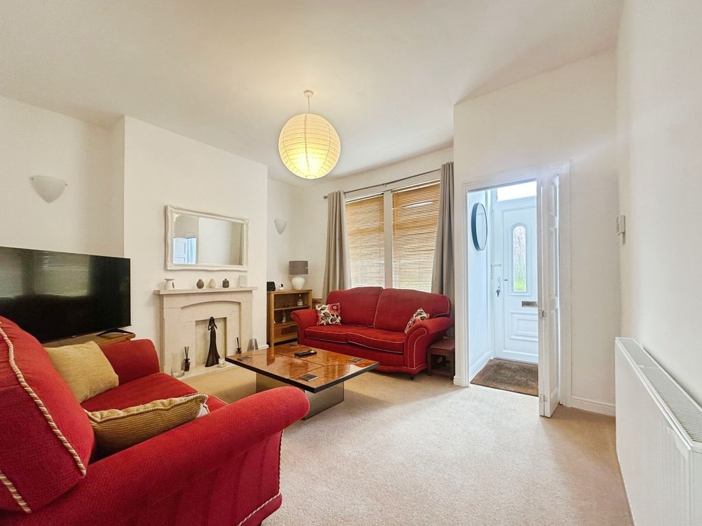 Property photo 2 of 12 Lounge