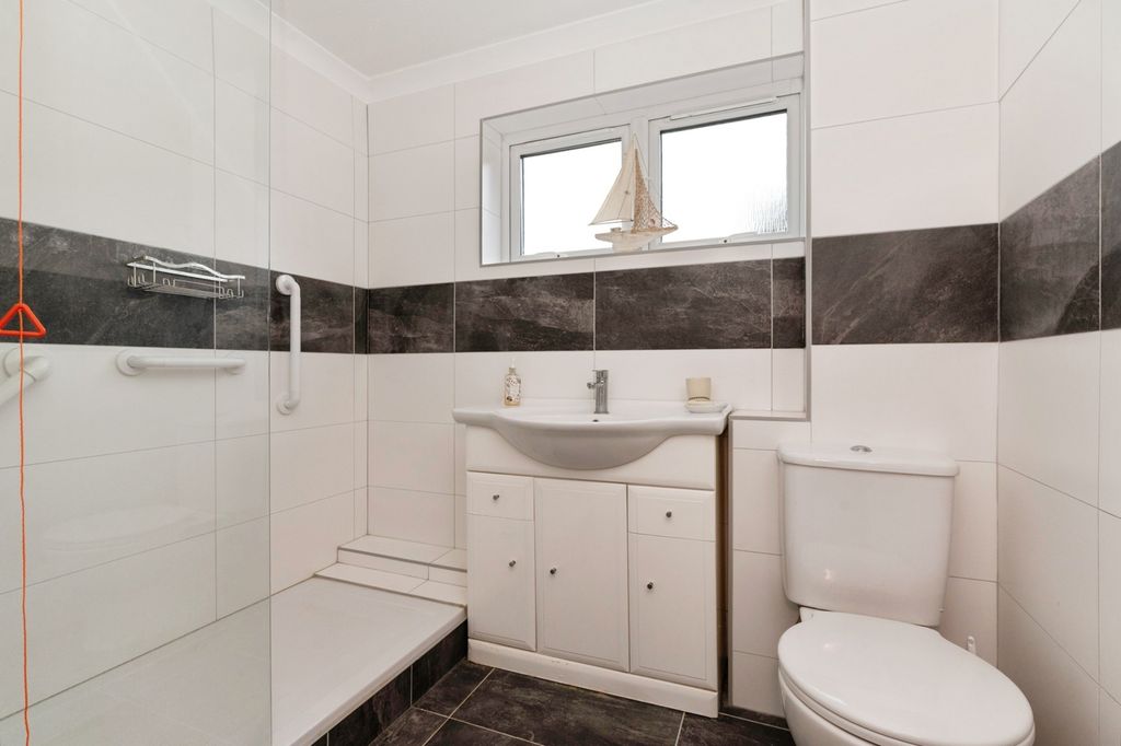 Property photo 2 of 16 Picture