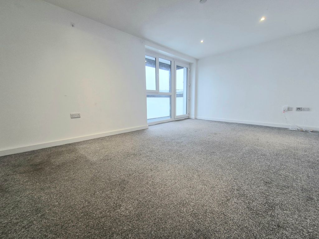 Property photo 2 of 8 Image