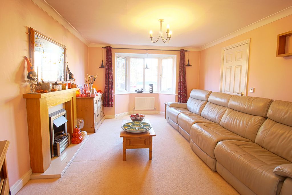 Property photo 2 of 13