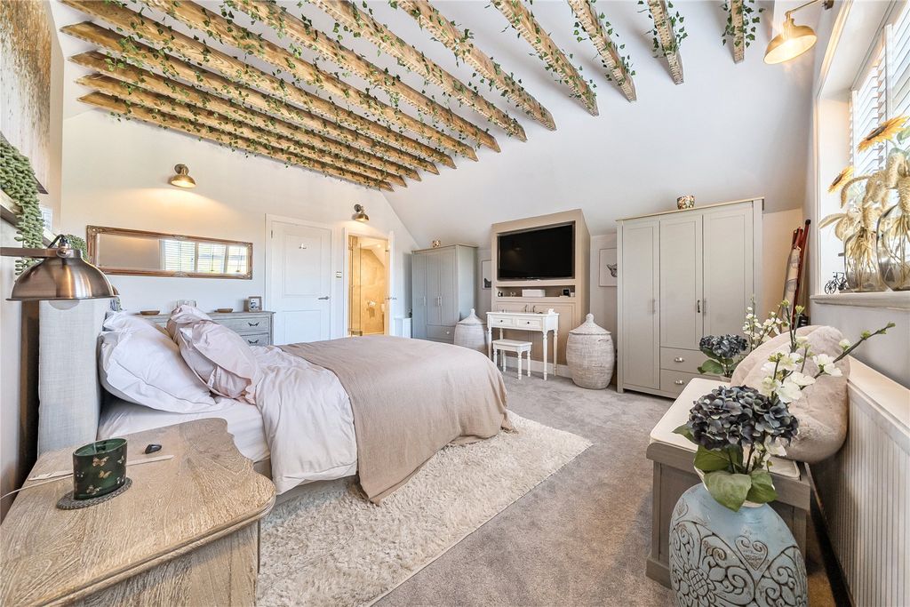 Property photo 2 of 26 Picture No. 23