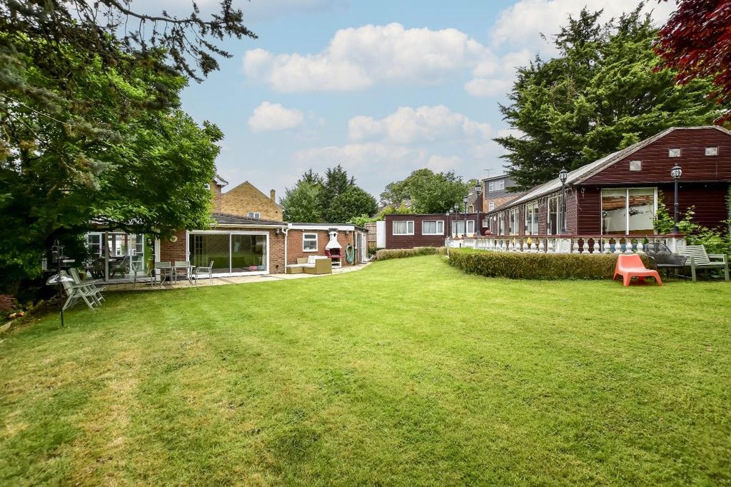 Property photo 2 of 35