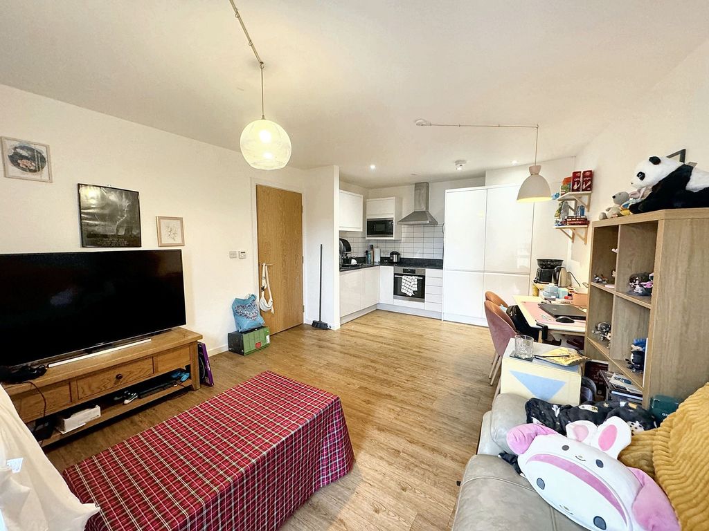 Property photo 3 of 10