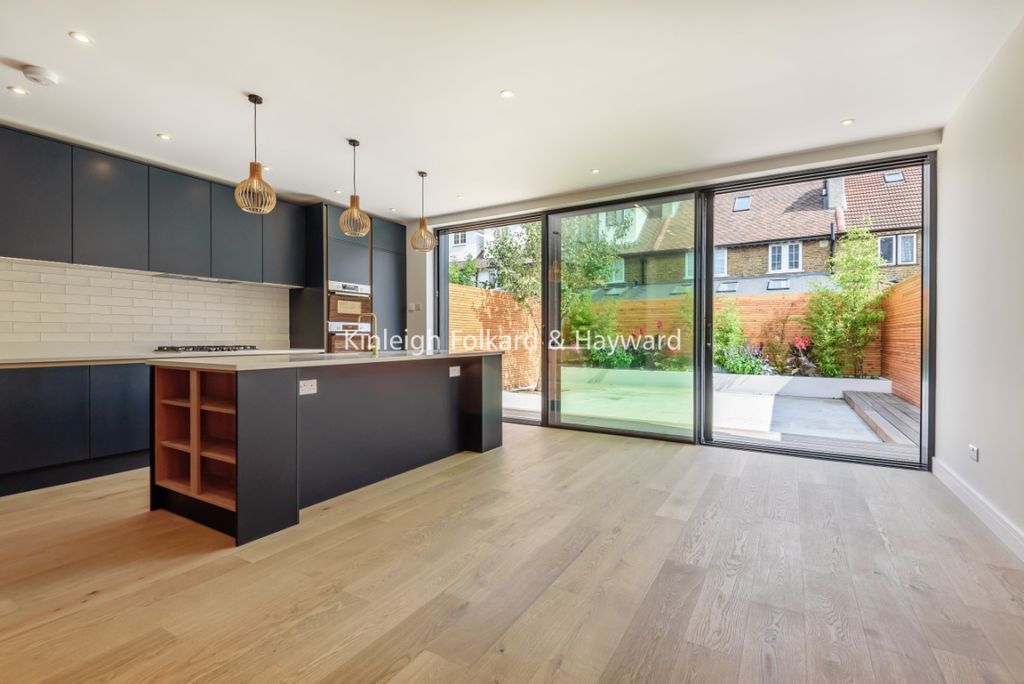 Property photo 1 of 13 Aaf899c7-0A68-4Ca5-8