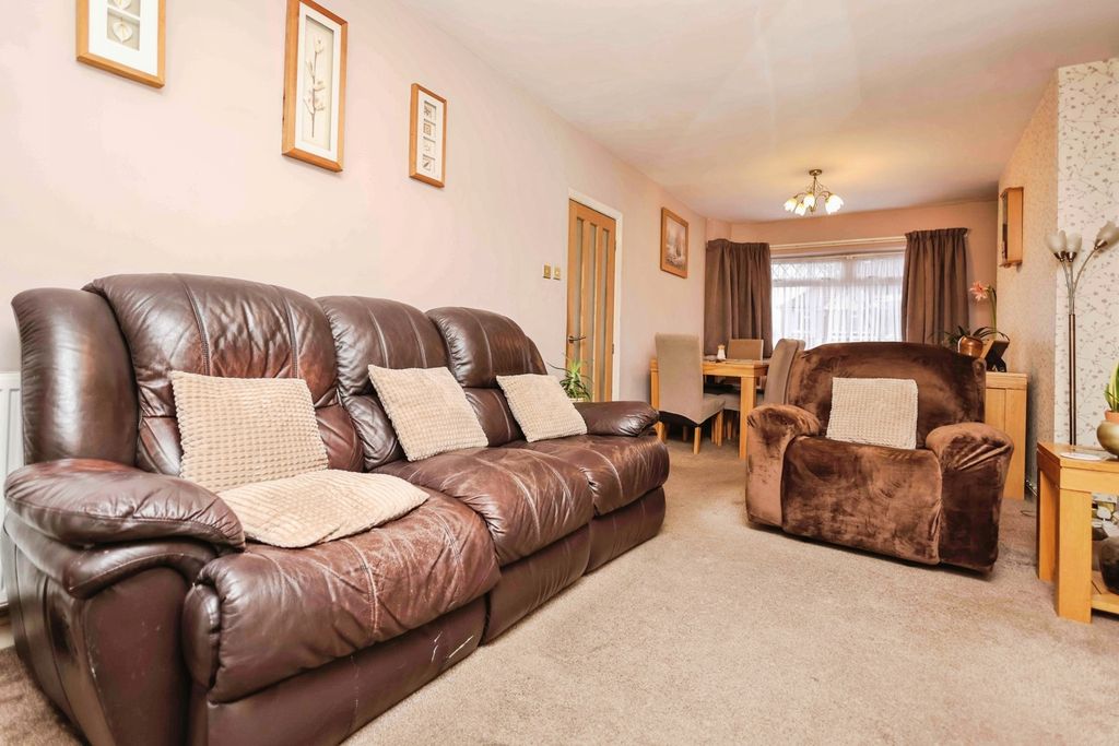 Property photo 3 of 23 Pbox-Img.Jpg