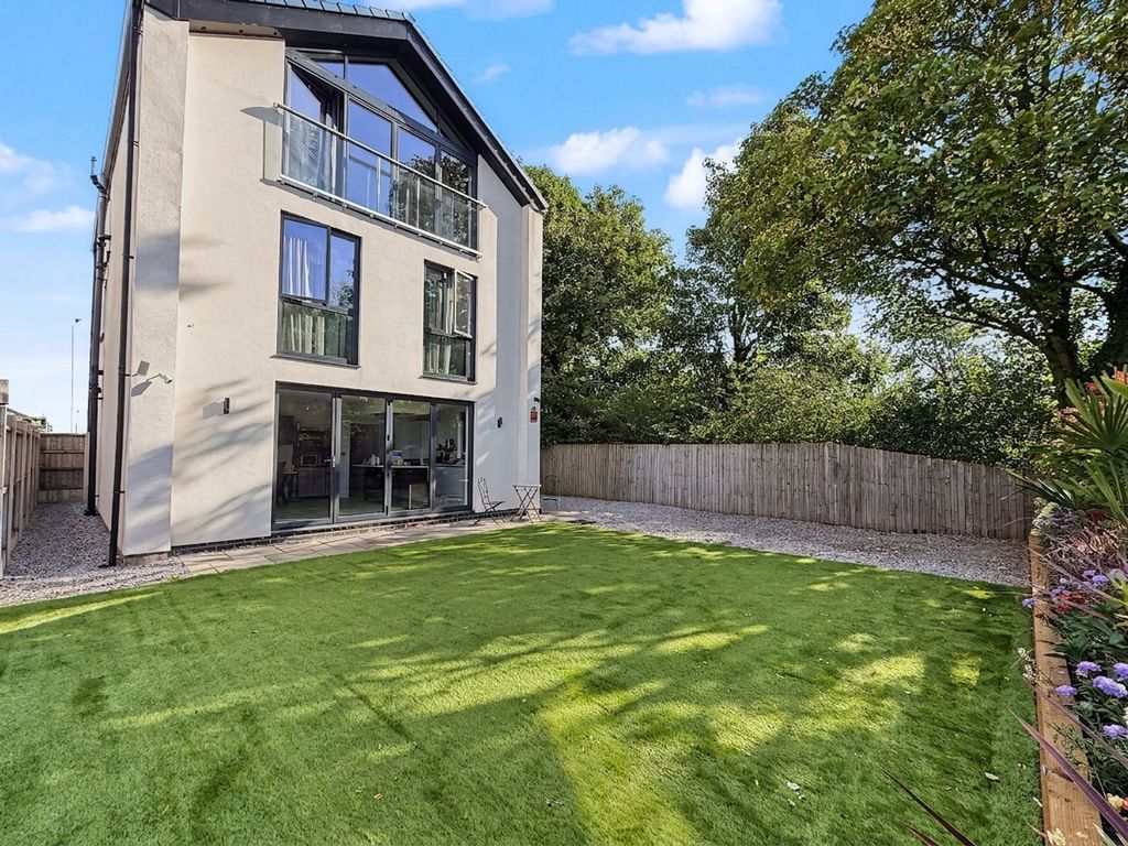 Property photo 1 of 31
