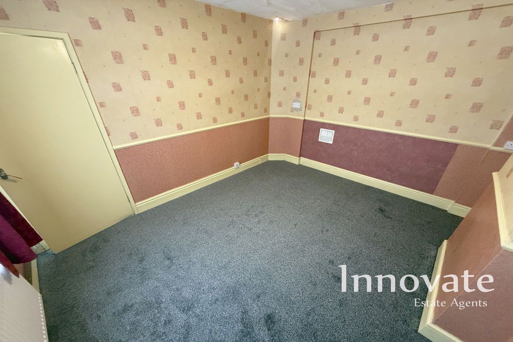 Property photo 3 of 10 Photo 5