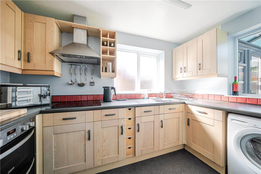 Property photo 3 of 12 Kitchen