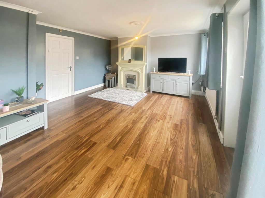 Property photo 2 of 10 Living Room