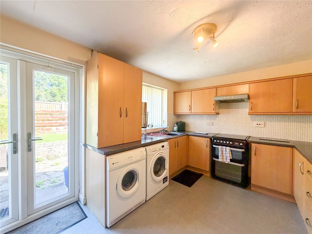 Property photo 2 of 15 Kitchen