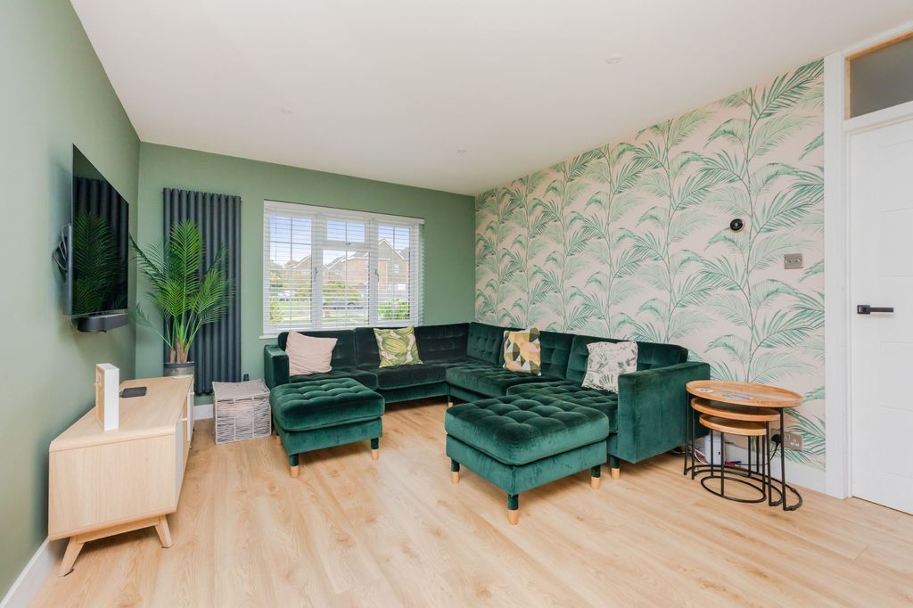 Property photo 3 of 23