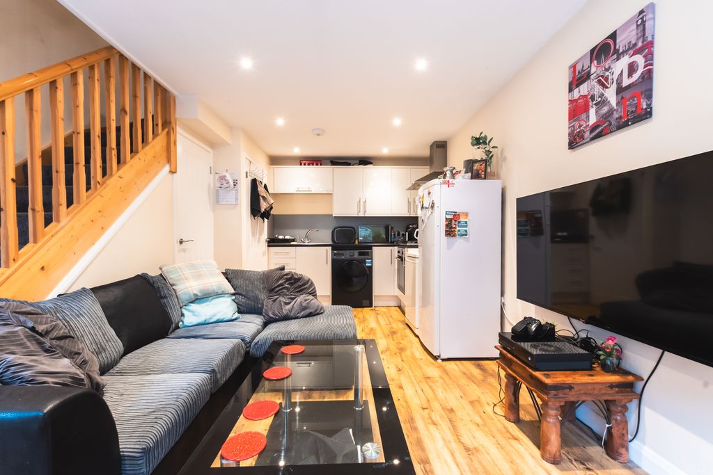 Property photo 2 of 29