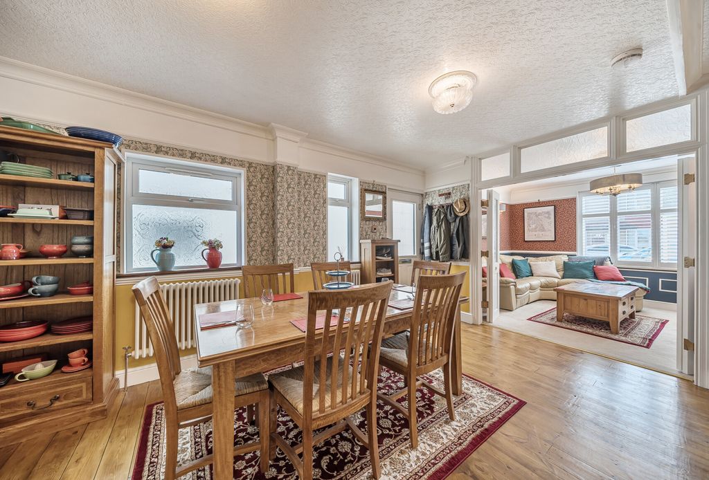 Property photo 2 of 24 1340438-16-689B6F...