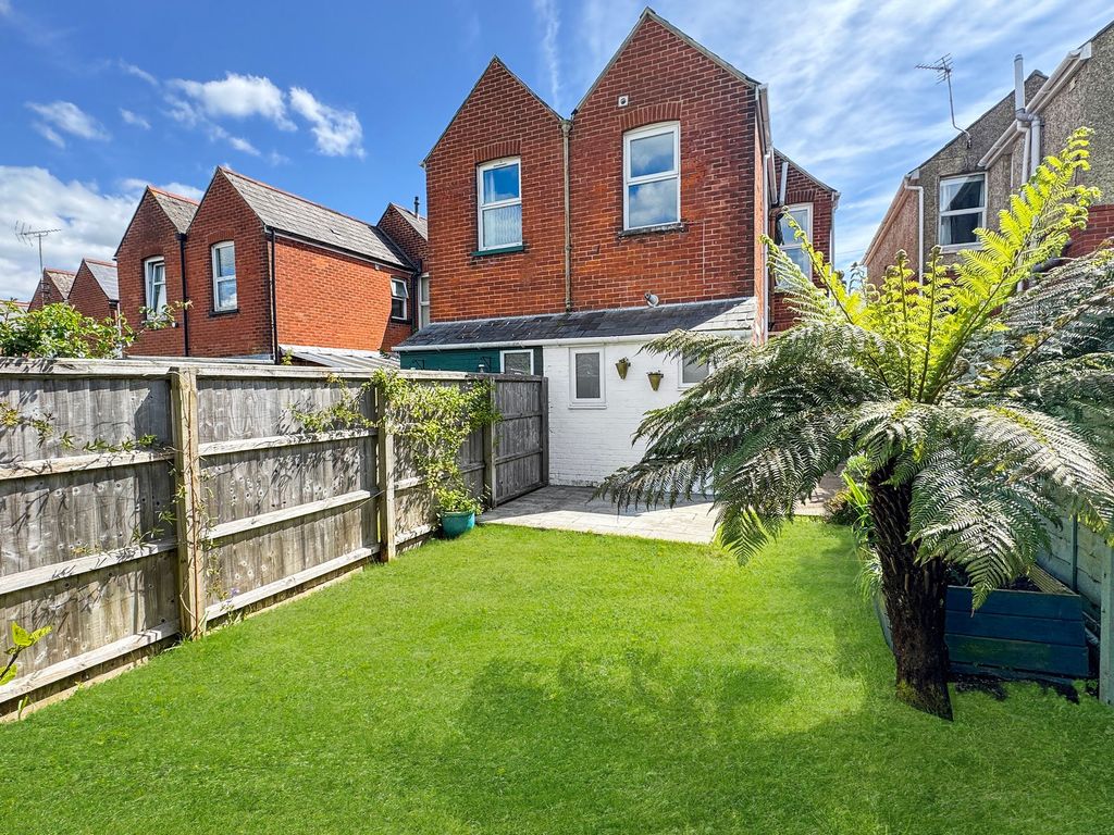 Property photo 1 of 19 Photo 8