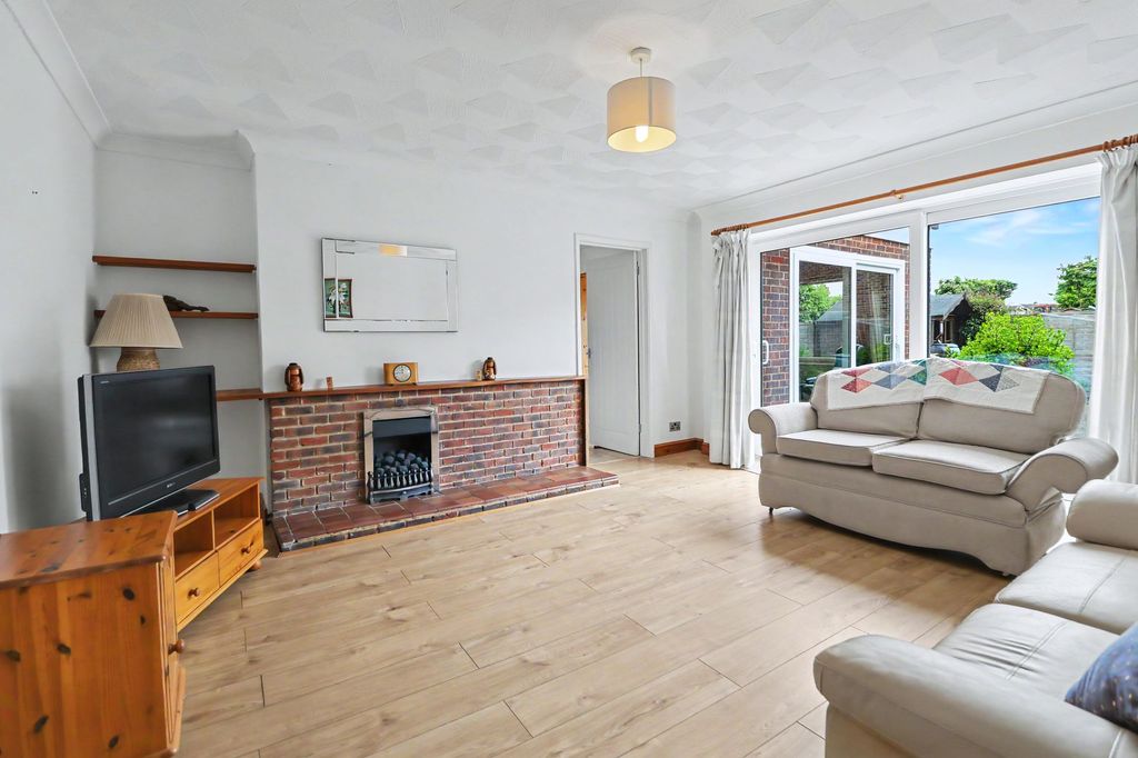 Property photo 2 of 14