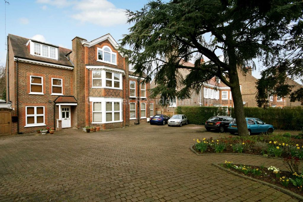 Property photo 1 of 11