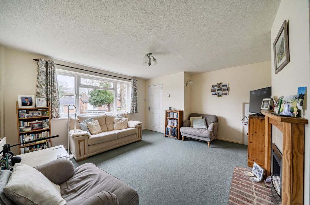 Property photo 2 of 12 1426071-11-69B2F1...