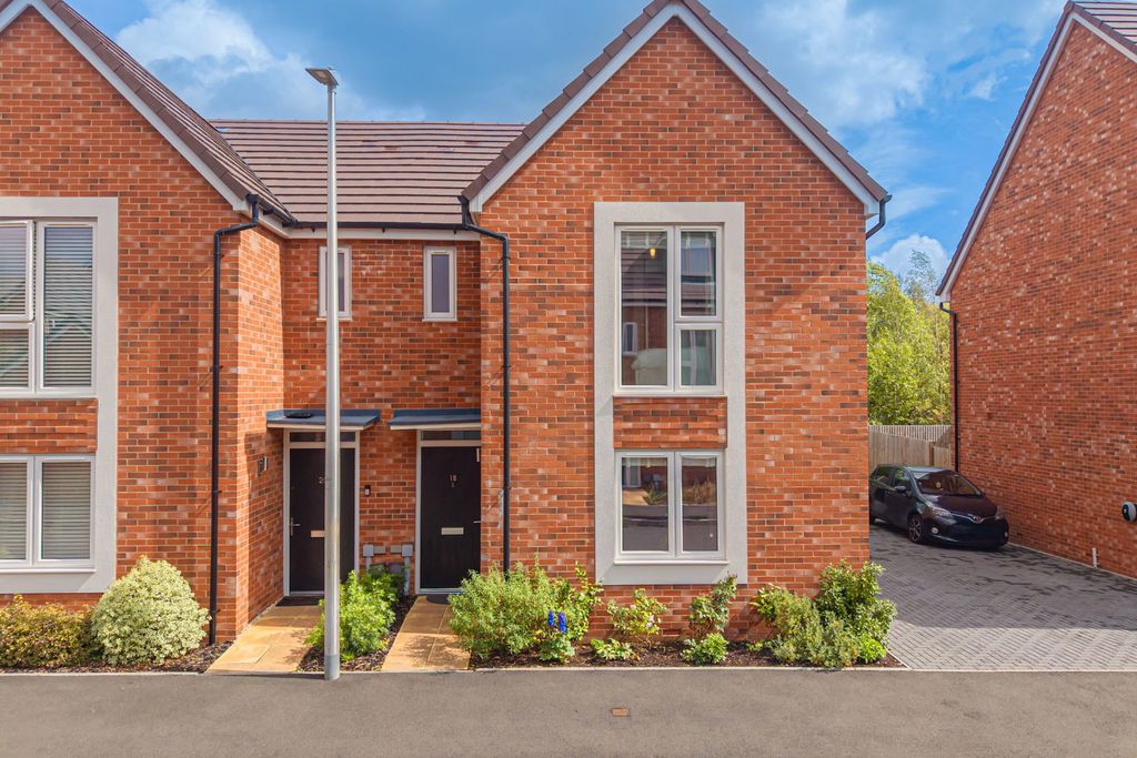 Property photo 1 of 32