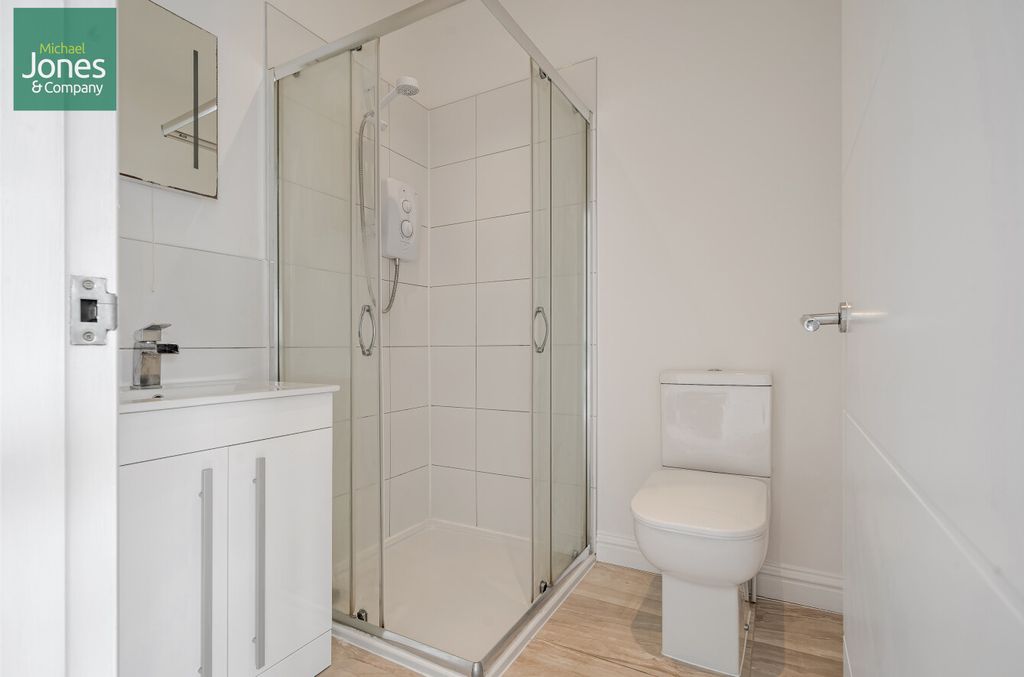 Property photo 3 of 5 Bathroom