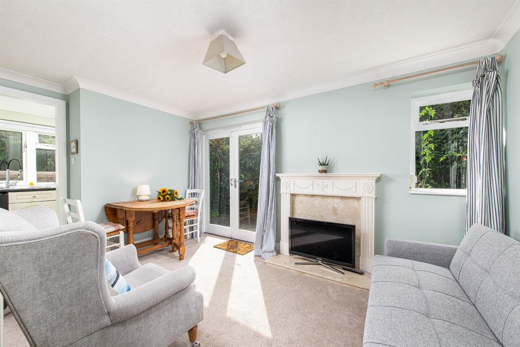 Property photo 1 of 15 Sitting_1.Jpg