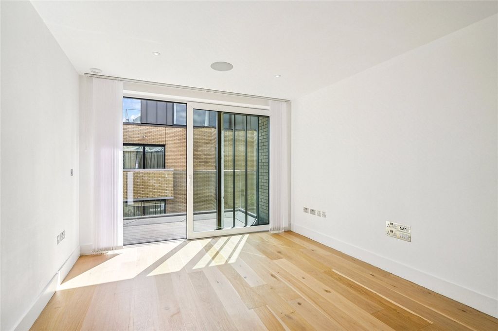Property photo 2 of 13 Reception Room