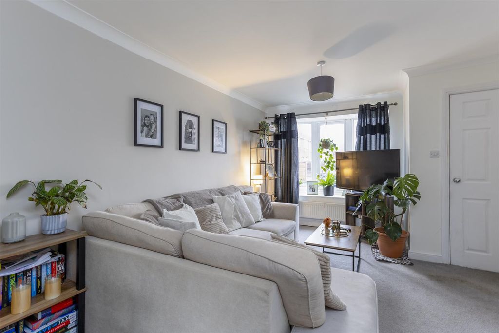 Property photo 2 of 21 26_Cayley_Close__7.Jpg