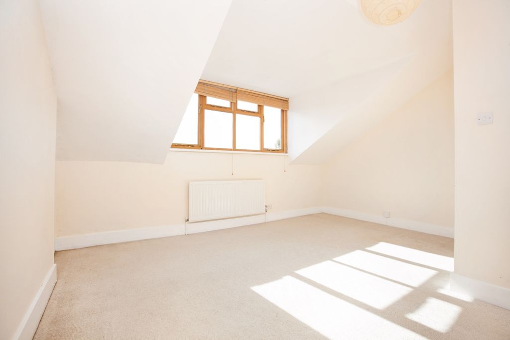 Property photo 2 of 12 1