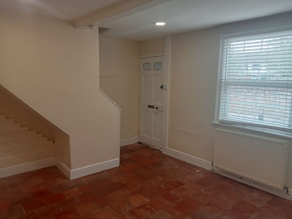 Property photo 3 of 10 A17B13A1-E0A9-4E54-Aace-E002dc26Af4d