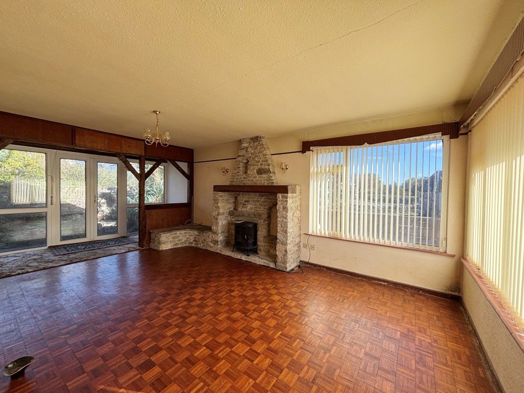 Property photo 2 of 10 Living Room With Parade Flooring