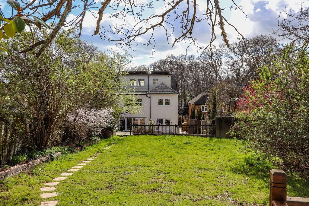 Property photo 1 of 27