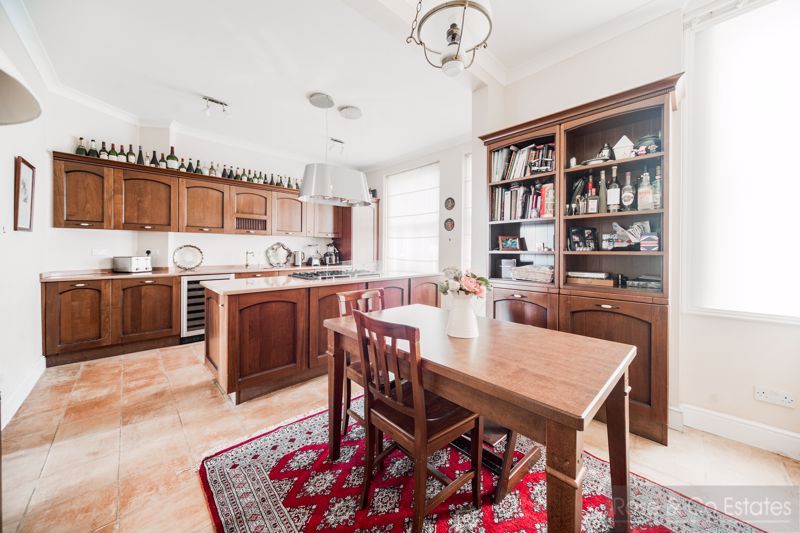 Property photo 2 of 14 Photo 2