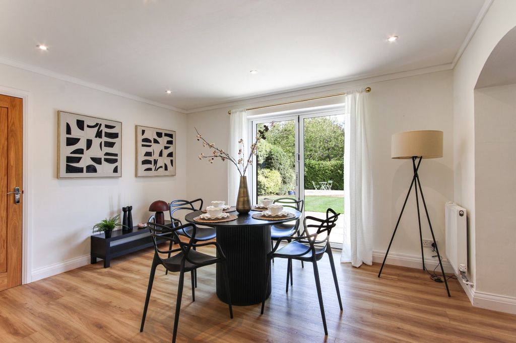 Property photo 3 of 27 Dining Room