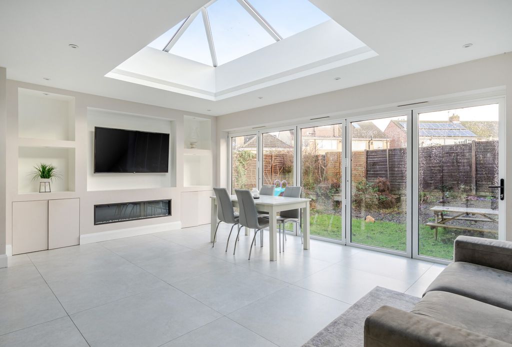 Property photo 2 of 23 1389377-17-697214...