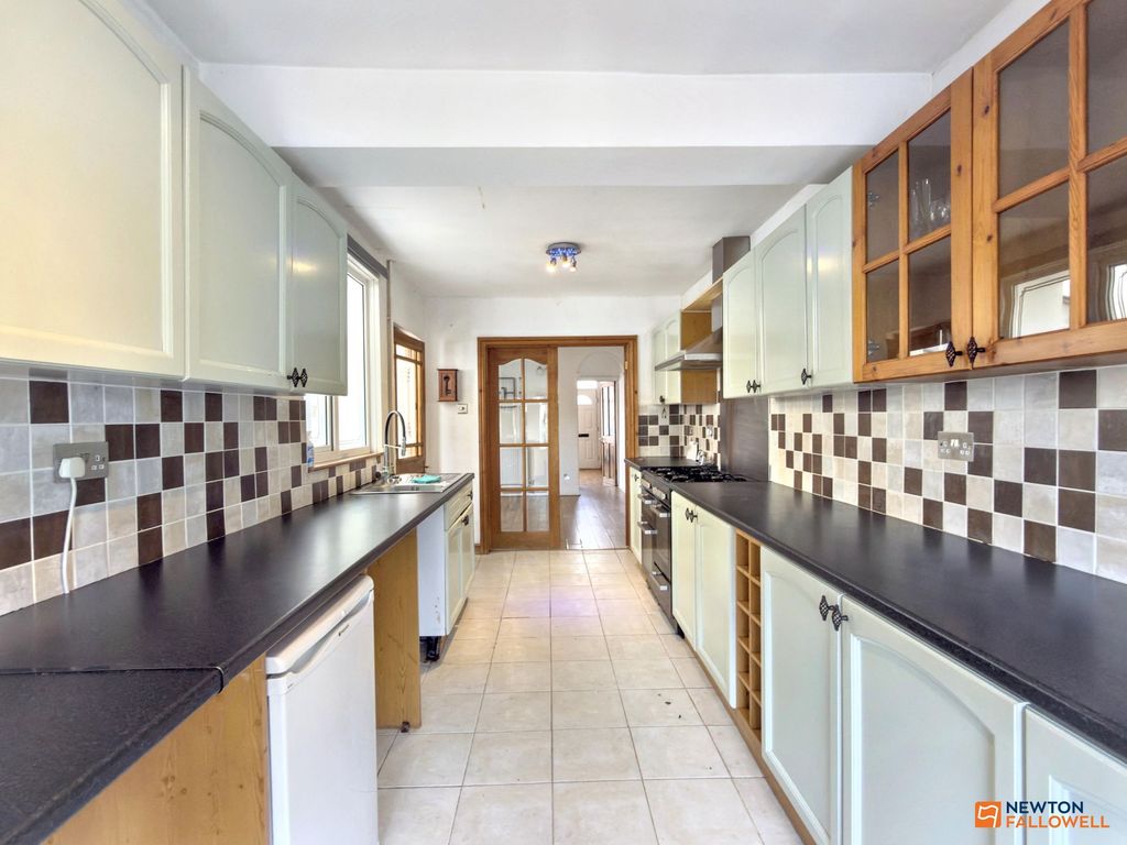 Property photo 3 of 22