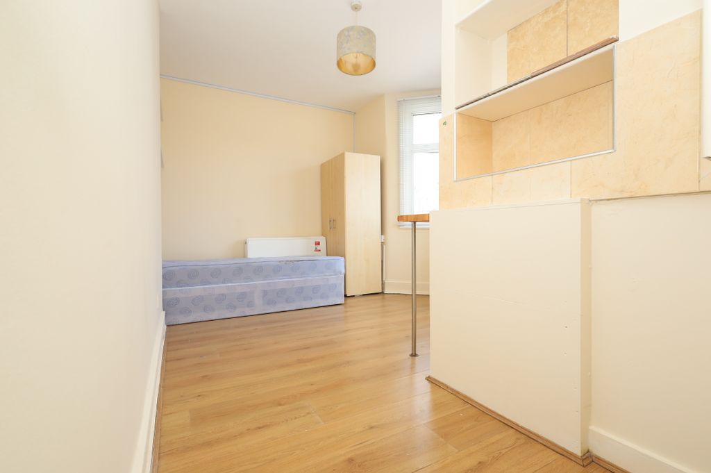 Property photo 1 of 4